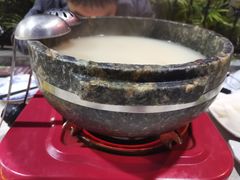 -墨脱石锅椰子鸡•香草鸭•东山羊(大东海店)