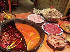 -周小明火锅(黑金冠社区店)