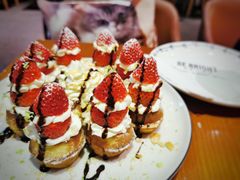 草莓忌廉华夫饼-BE BRIGHT KITCHEN(正佳广场店)