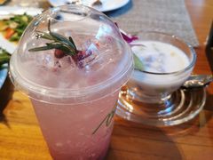 -Chom Cafe and Restaurant