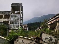 -四川汶川特大地震漩口中学遗址