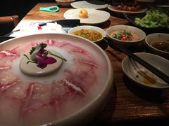 -老牌坊云南鱼豆花火锅(爱建店)