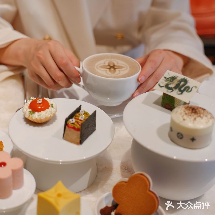 还得是成都！首家LV餐厅，下午茶上新啦～
