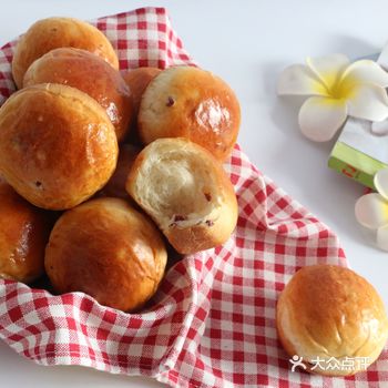 酸酸甜甜的蔓越莓，加入到面包中，味道真的很不错哦