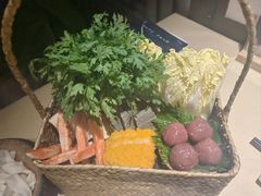 -余欢领鲜火锅(新街口店)