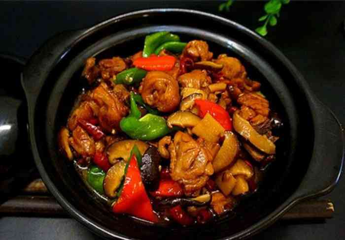 秘小厨·黄焖鸡米饭(曲江店)-"菜品看着就很美味,颜色让人看着很有吃