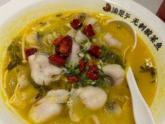 -渝是乎酸菜鱼(龙旗购物中心店)