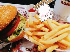 -The Habit Burger Grill 哈比特汉堡(复兴soho店)