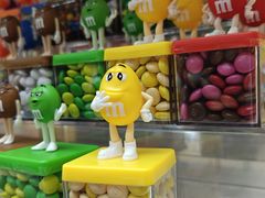 -m豆巧克力世界(上海世茂广场店)