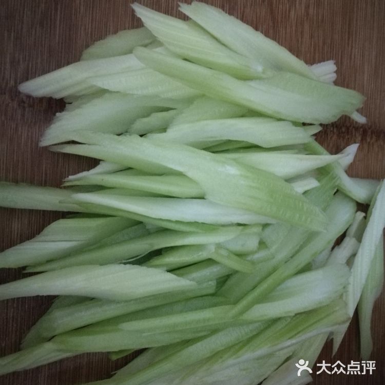 十里飘香生鲜爽脆的西芹炒肉