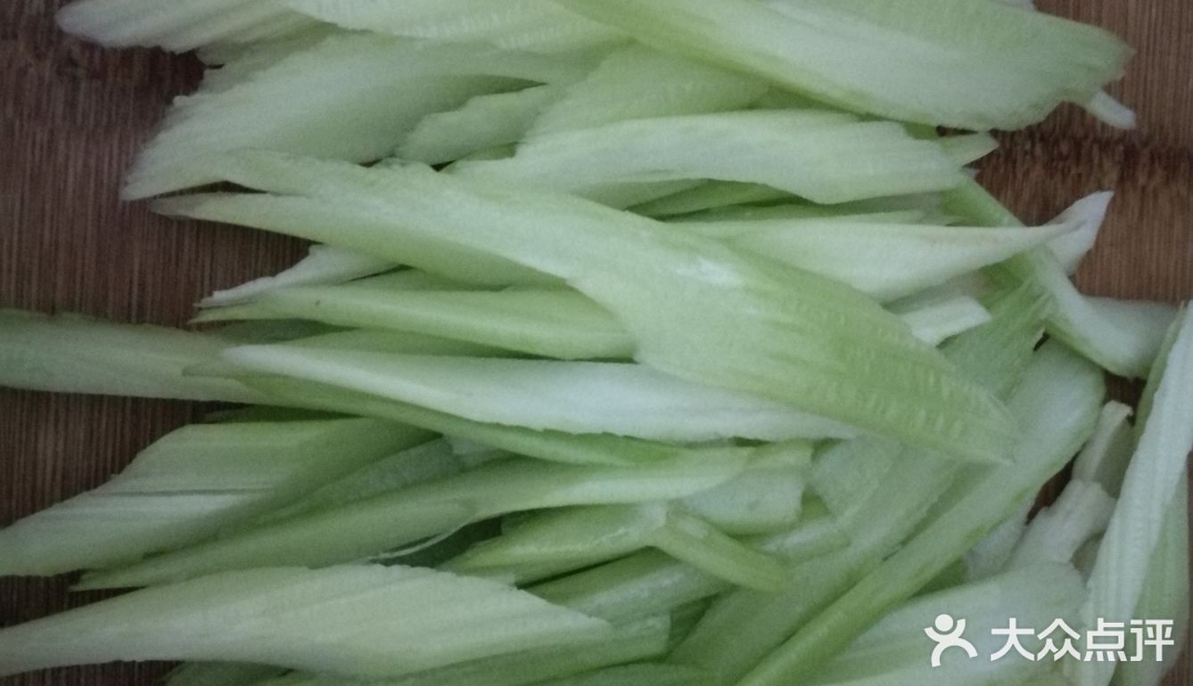 十里飘香生鲜爽脆的西芹炒肉