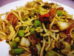 -布尔津河堤夜市