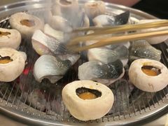 -围炉肉舍•炭烤活鳗•丹东海鲜烤肉(步行街店)