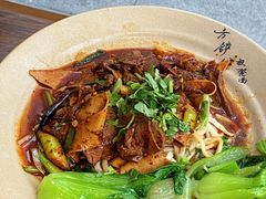 爆炒牛肉板凳面-方铲铲·成都板凳面(滨江银泰店)