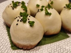 鲜肉生煎馒头-屋里厢上海菜馆