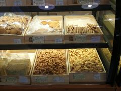 -光明牛奶棚(南泉店)