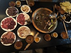 -周老三跷脚牛肉·全牛火锅(非遗传承店)