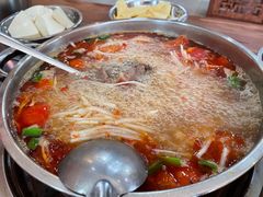-黄利砖万峰林布依特色酸笋牛肉馆