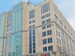 -步云天地鞋材精品环球国际商贸中心