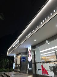 -首脑美发沙龙