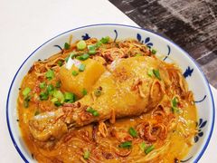 招牌黄金干咖喱鸡配米粉&粿条-何九海南茶店(鬼仔巷店)