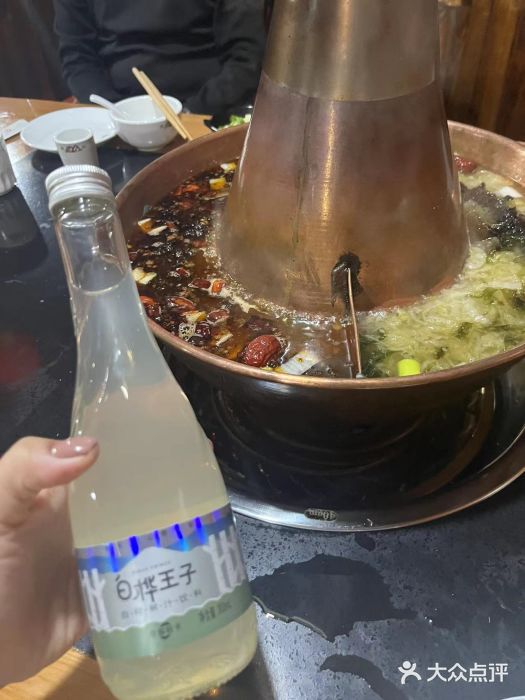 果松木炭酸菜铜火锅·外婆参鸡汤图片