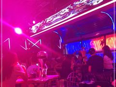 -UP嘻哈酒吧(粉巢店)