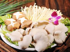 菇拼-赵家院子佬火锅(重庆总店)