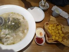 -严记小天府酸菜鱼(西四路店)