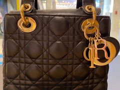 -爱革·奢品·鞋包·衣物·家居(金桥国际商业广场店)