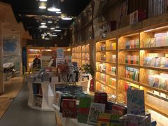 -新华里咖啡书吧(新华书店小寨店)