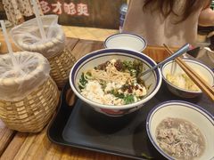 -云阿蛮云南生烫牛肉米线(奉贤路店)