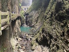 -龙水峡地缝景区