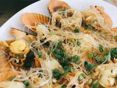 蒜蓉粉丝蒸扇贝-明记海鲜大排档(巽寮湾店)