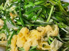 笨鸡蛋炒蒜苗-毛毛熏肉•东北菜老字号(大安街店)