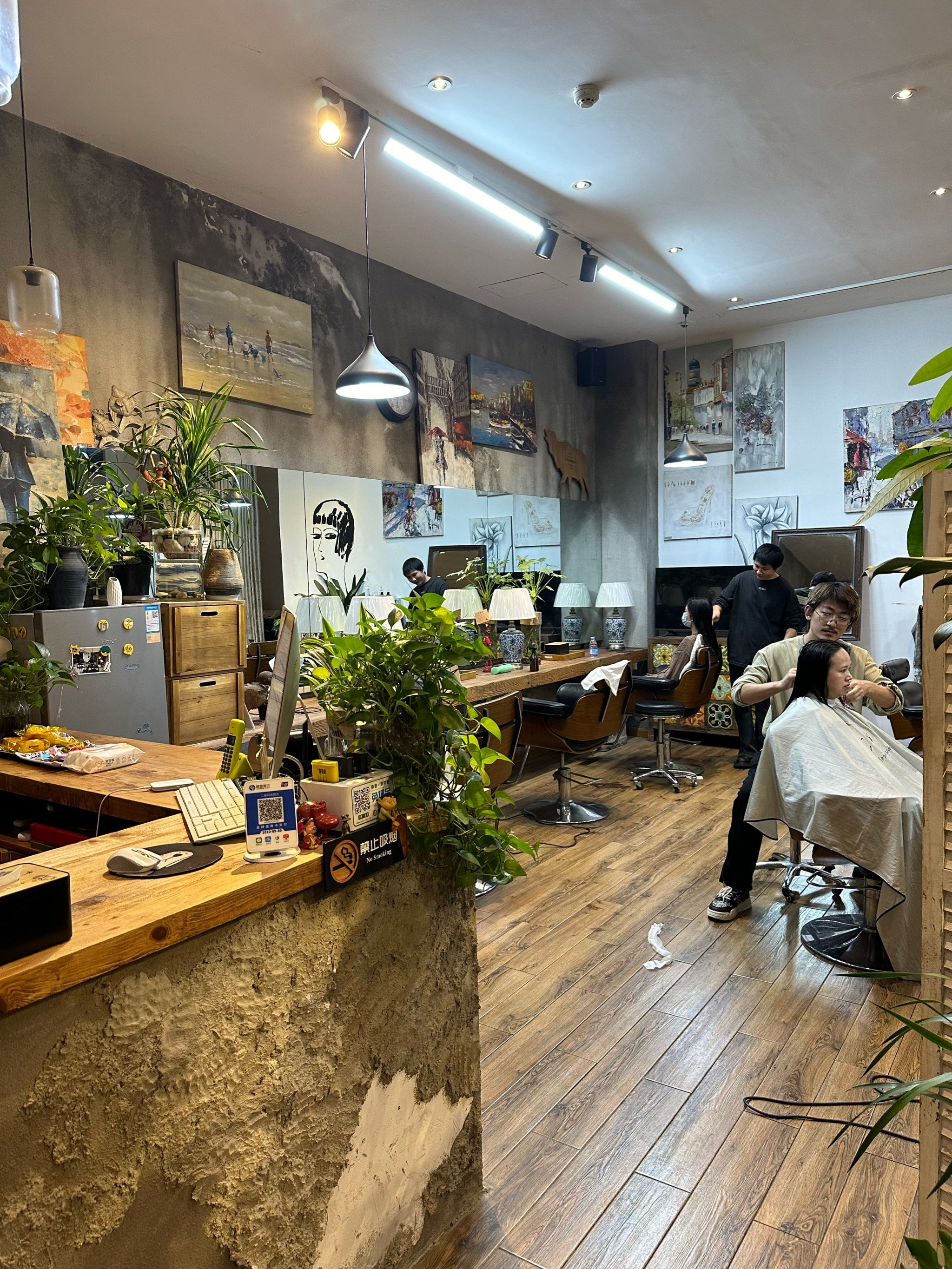 复古风格理发店探秘记✂️