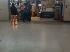 -全家便利店(上海南站站店)