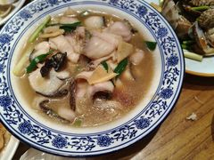 -泉畔人家·老济南经典鲁菜(大明湖店)