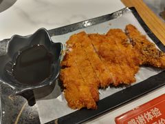 馋嘴炸猪排-馋三尺蟹粉小笼(人民广场店)