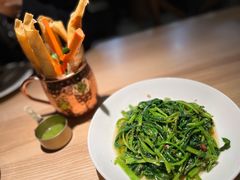 三文鱼春卷-默加东南亚美食(大宁音乐广场店)