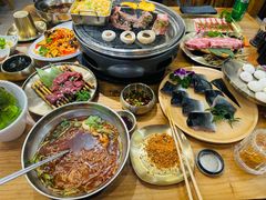 -青瓦餐厅·生鱼片·韩园烤肉(西塔店)