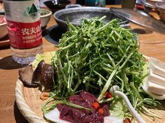 黑猪灼泉水时蔬-吃饭皇帝大土家民族菜(正大广场店)