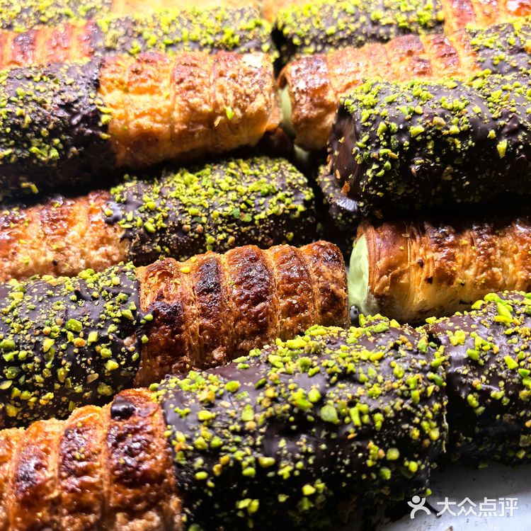 我宣布：这个面包🥯今年蕞佳[自拍][自拍]