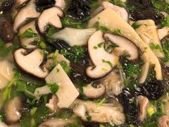 -侬佳蒸菜馆(听潮店)