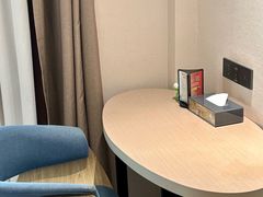 -华海酒店(茂名高铁站店)