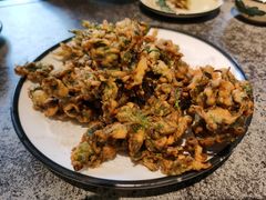炸花椒芽-华盛园卷子王农家菜水库鱼
