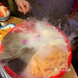 锅底点了鸳鸯锅底牛油锅，虽然点了微辣
