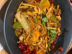 -风光老灶麻辣香锅(大成路翠微百货店)