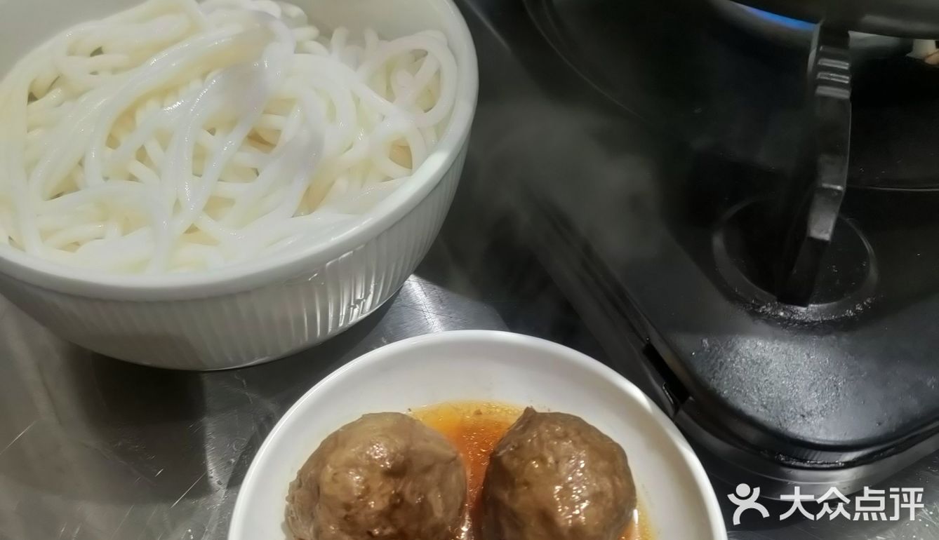 居民楼下的老味道—银港食堂