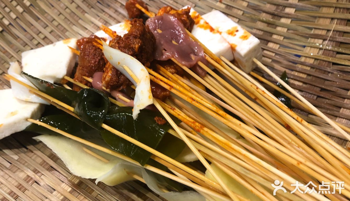 可以搞点排队小吃什么的不然太无聊了等的